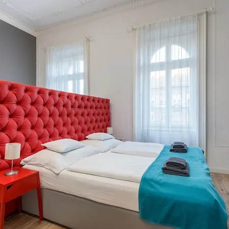 Faces - Funky Design In Vibrant Centre * Budapest