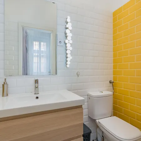 Appartement Faces - Funky Design In Vibrant Centre Budapest