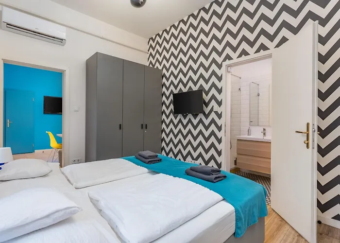 Faces - Funky Design In Vibrant Centre Apartmán *