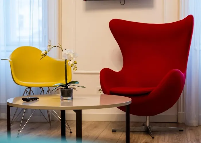 Faces - Funky Design In Vibrant Centre Apartmán