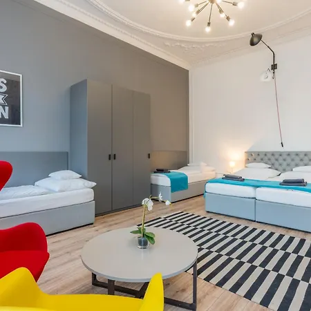 Faces - Funky Design In Vibrant Centre Apartamento Budapest