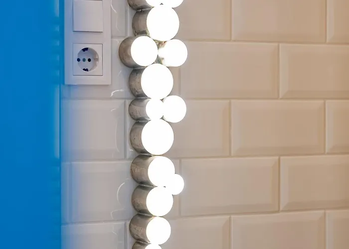 Faces - Funky Design In Vibrant Centre *