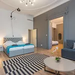 Faces - Funky Design In Vibrant Centre * Budapest