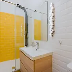 Faces - Funky Design In Vibrant Centre Apartman Budapest