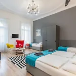 Apartamento Faces - Funky Design In Vibrant Centre *