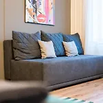 Apartman Faces - Funky Design In Vibrant Centre Budapest