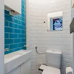 Daire Faces - Funky Design In Vibrant Centre