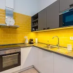 Faces - Funky Design In Vibrant Centre *